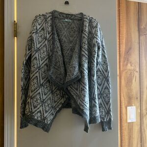 Maurices Gray and White Patterned Cardigan